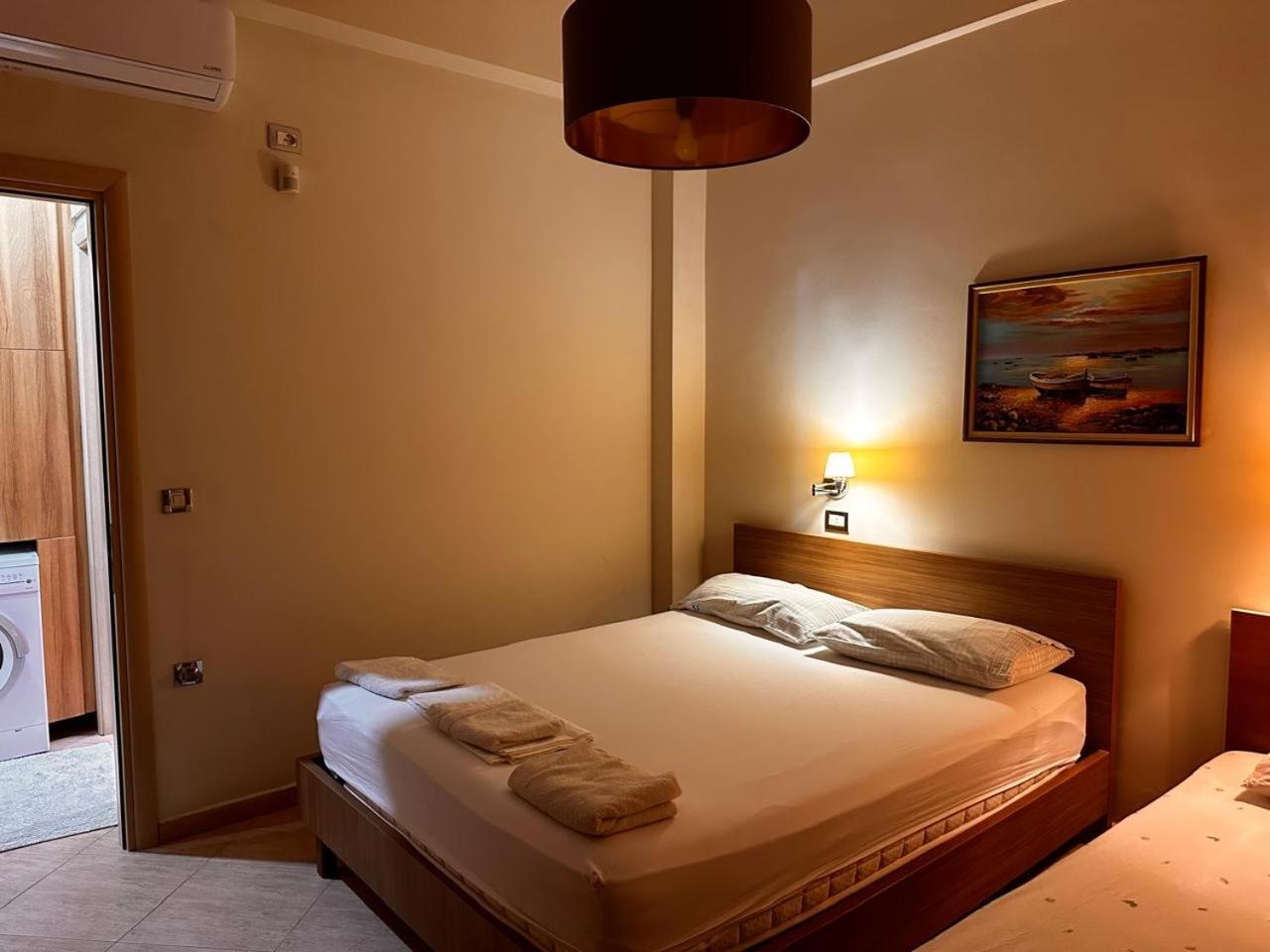 Vila Violeta 1 Vlorë Exteriör bild